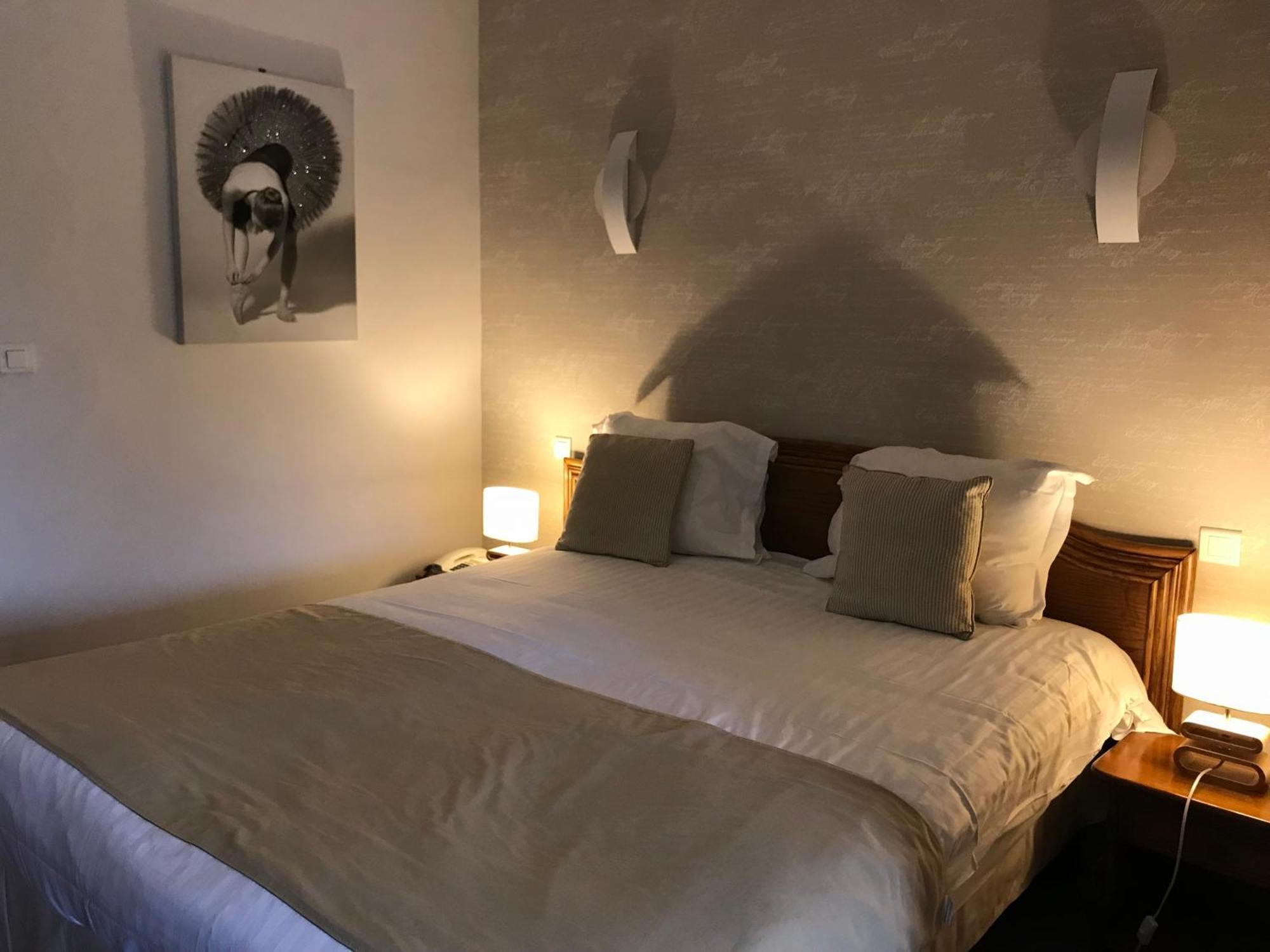 Logis Hotel & Restaurant La Paix Le Nouvion-en-Thierache ภายนอก รูปภาพ